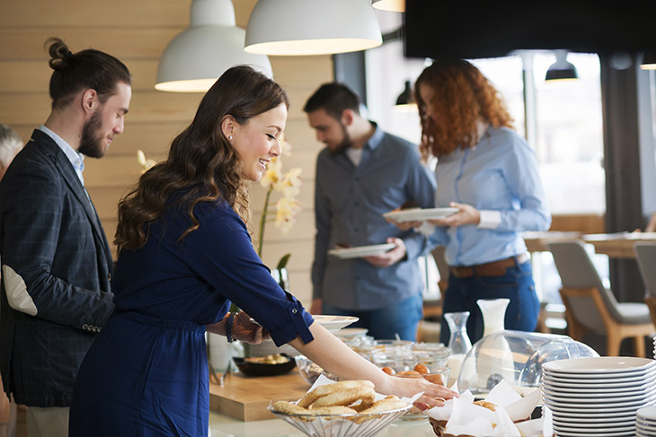 Petit dejeuner avec sa communaute pour gagner des fans Facebook