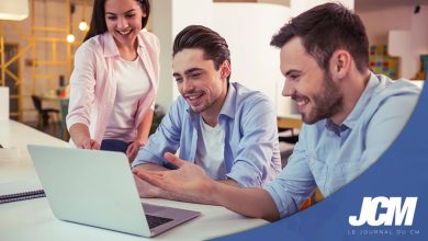 Personnes travaillant sur plateforme collaborative